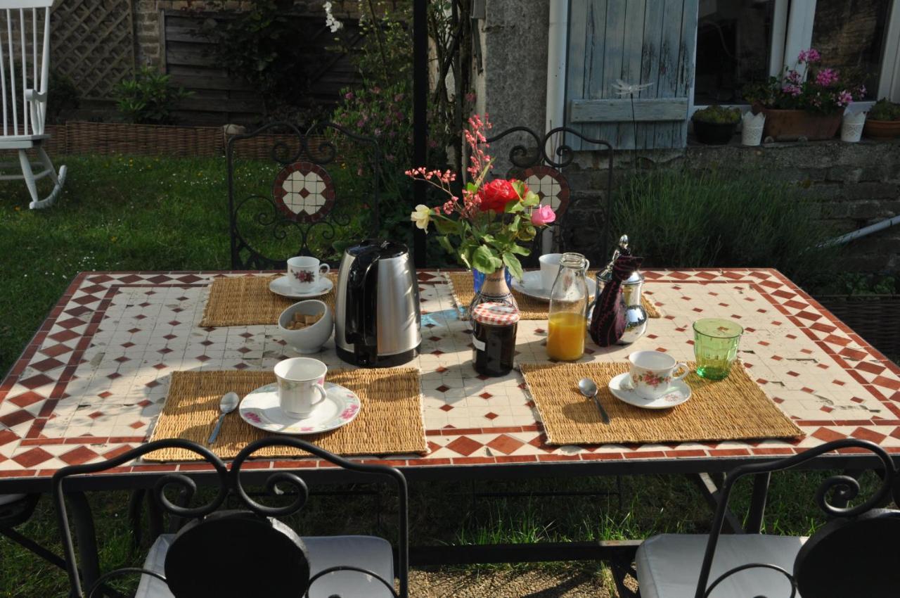 La Pie Grieche Bed & Breakfast Lucquy Екстериор снимка